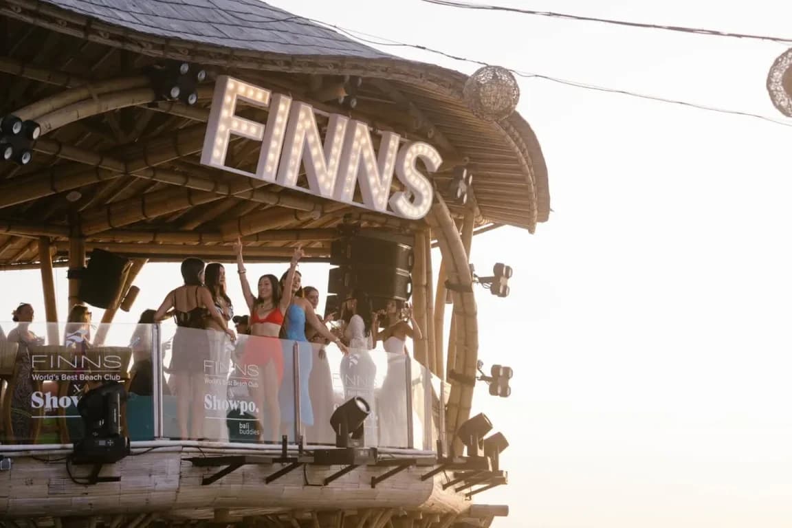 VIP booth at one of beach party at FINNS Beach Club