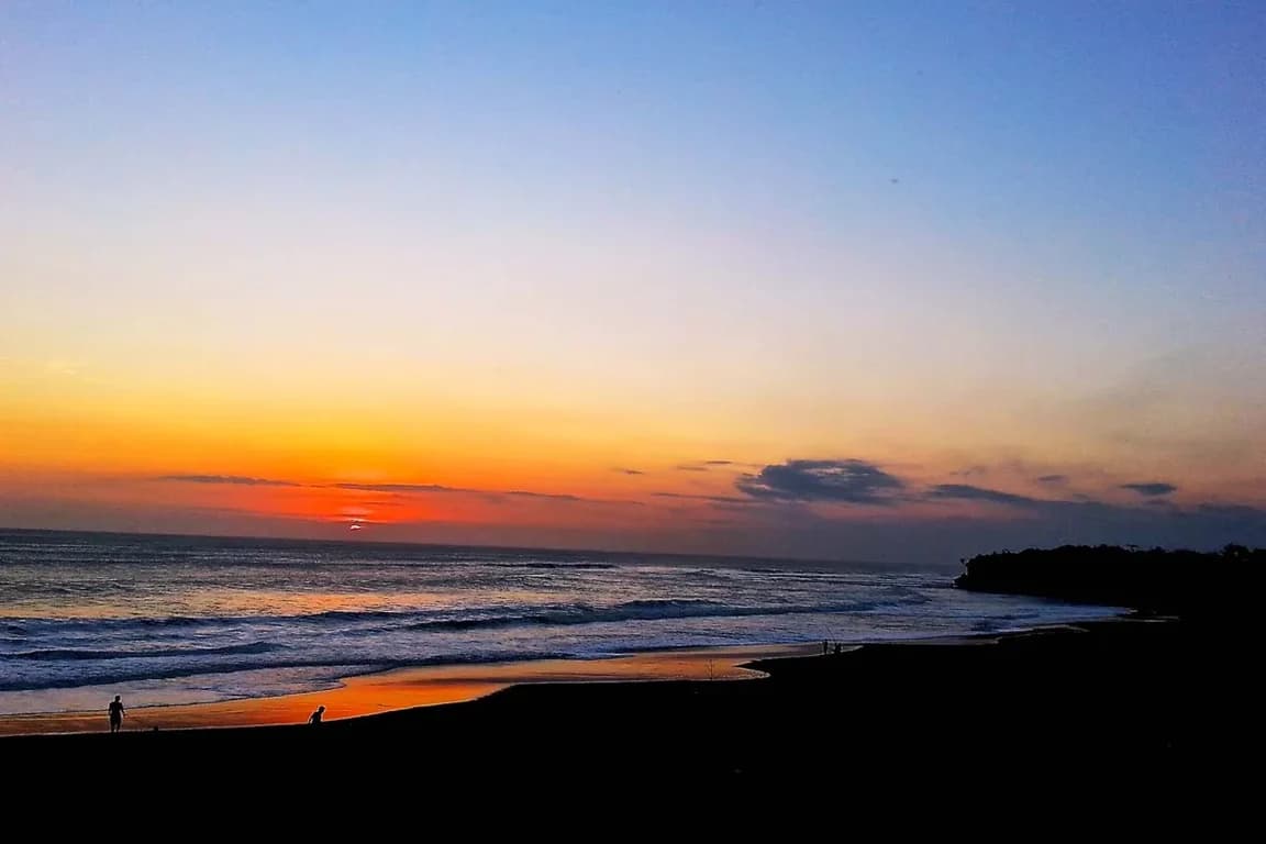 Nyanyi Beach