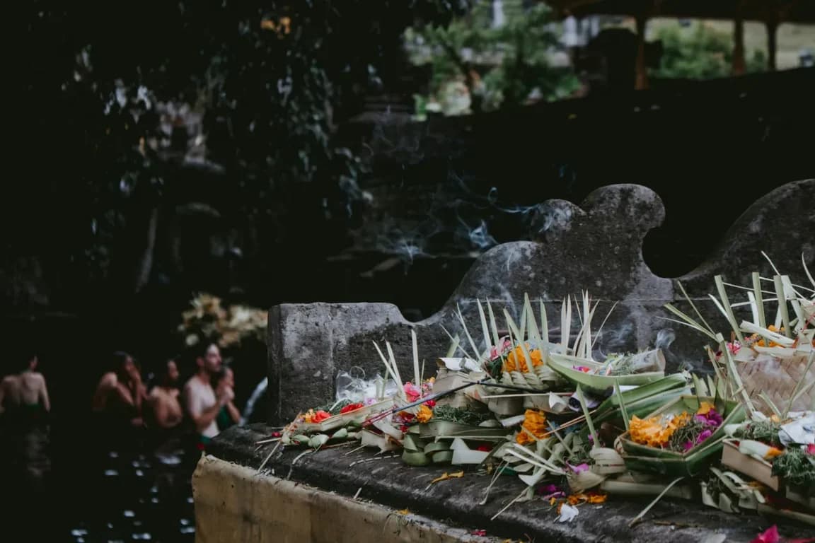 Canang sari in Tirta Empul ceremonies