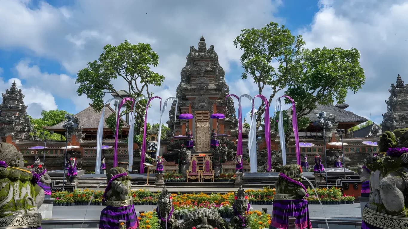 Pura Taman Kemuda Saraswati (Ubud Water Palace)