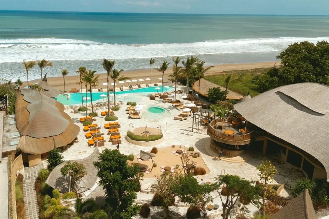 Mari Beach Club