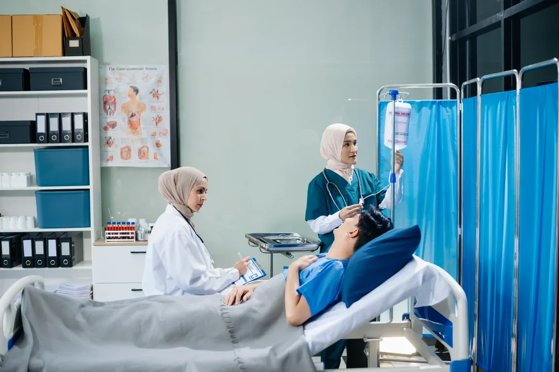 Rabies infected patient being treat by doctor and nurse in hosptal