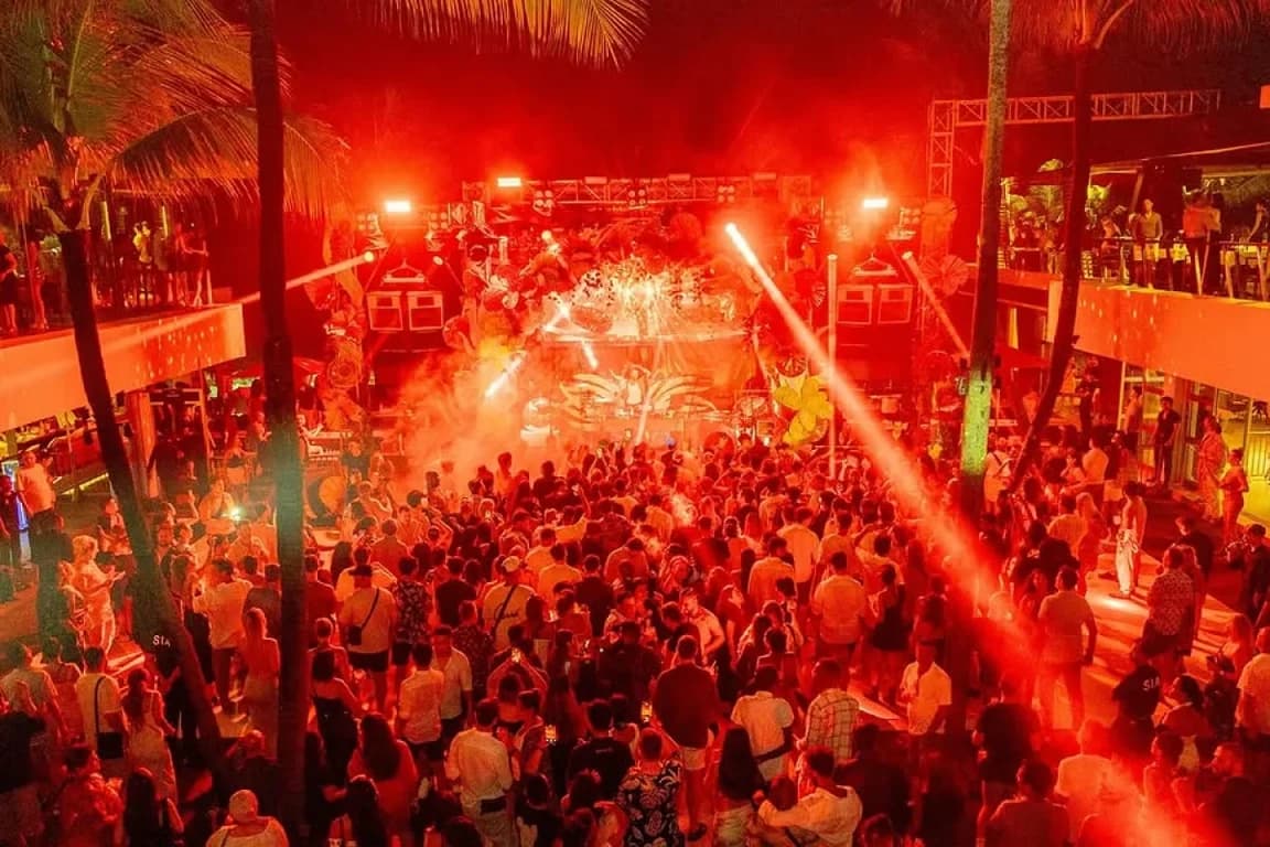 New Year's eve in KU DE TA