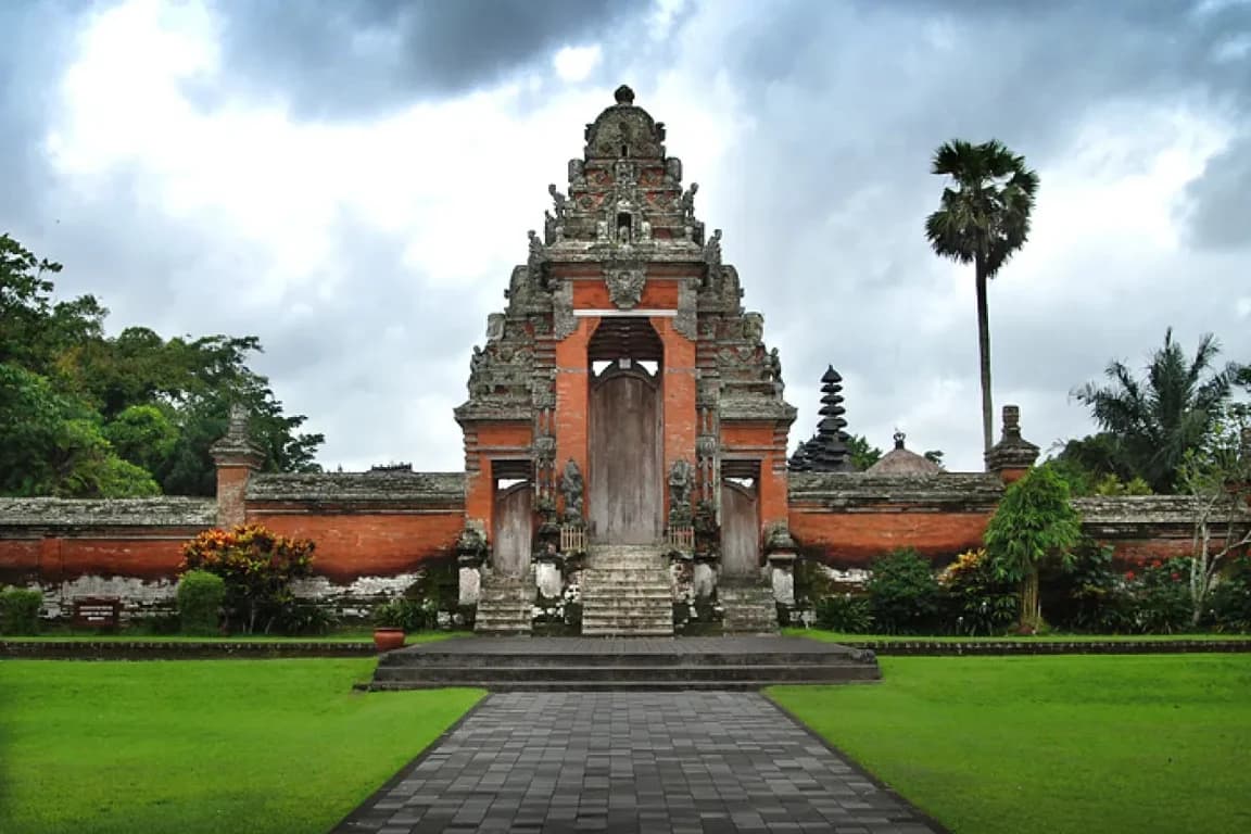 Taman Ayun Temple