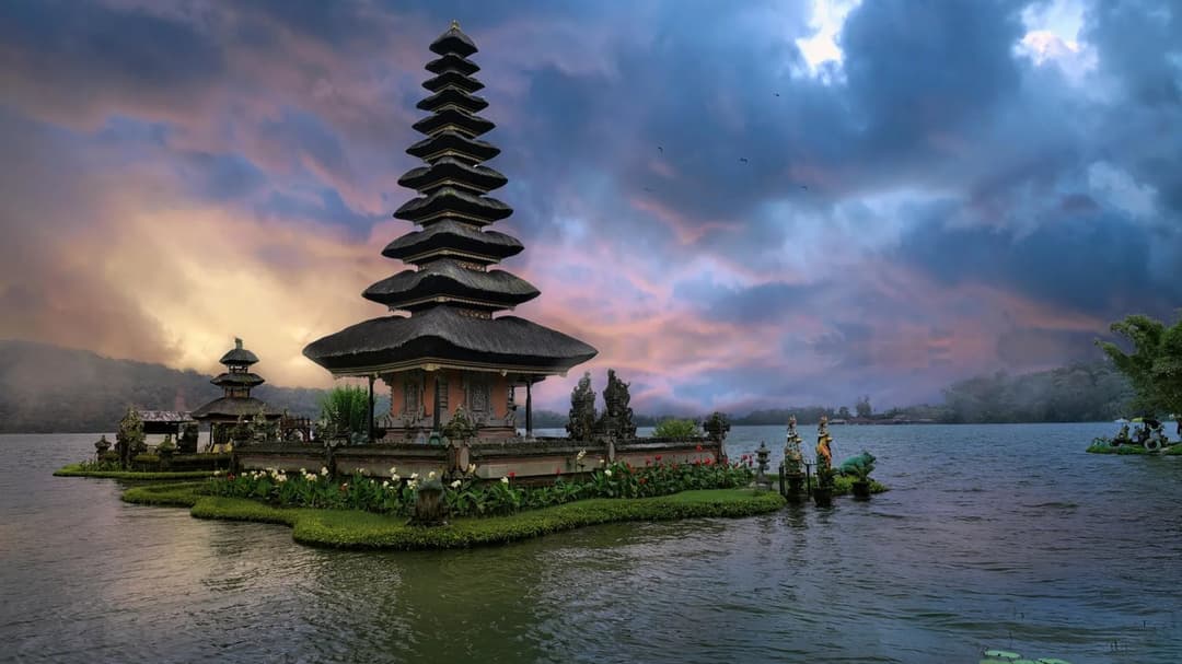 Pura Ulun Danu Beratan: The Misty Temple
