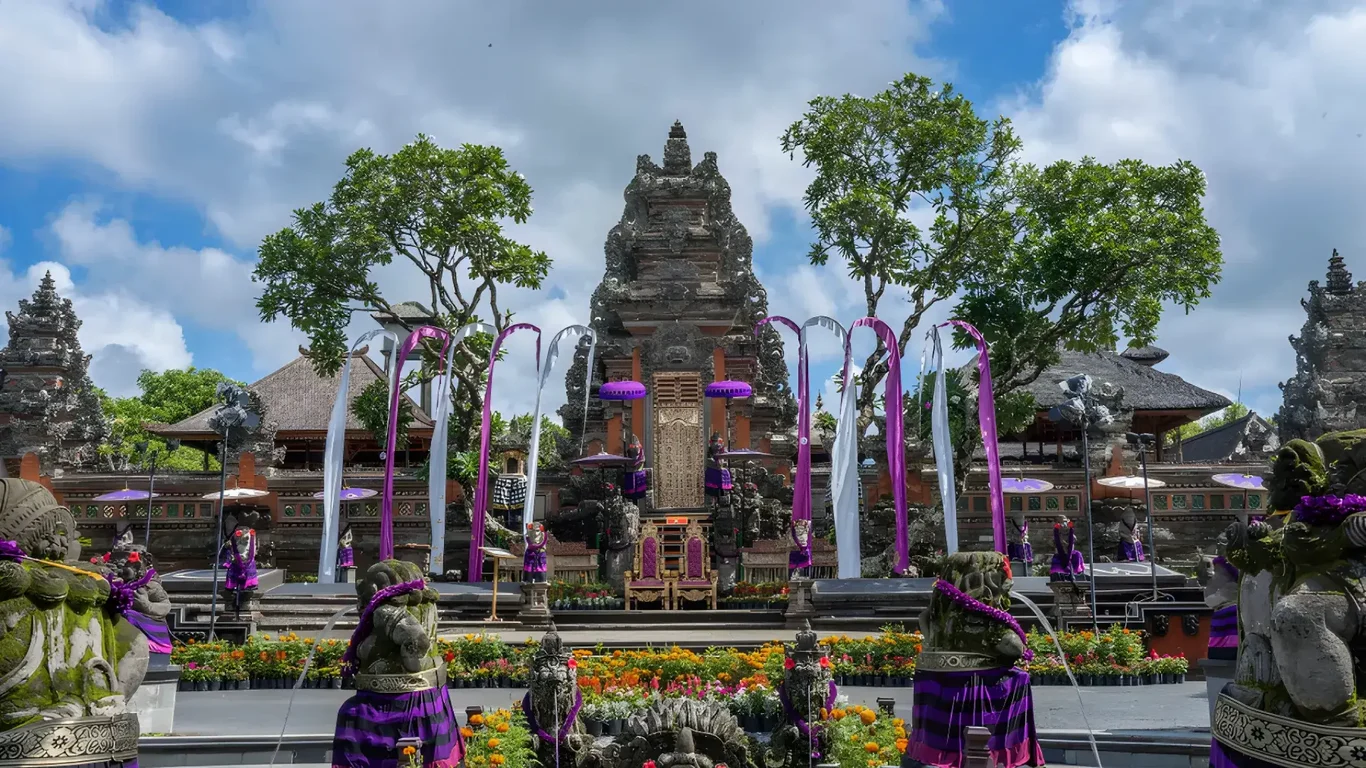 Pura Taman Kemuda Saraswati (Ubud Water Palace)