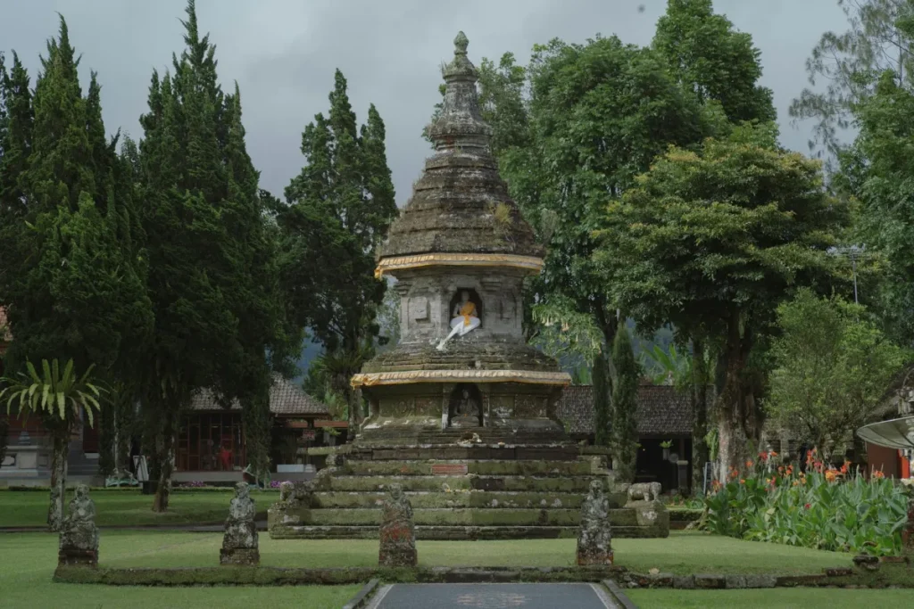 Buddhist stupa in Pura Ulun Danu Beratan complex