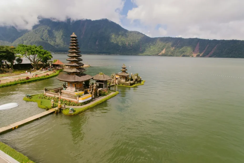 Pura ulun danu beratan bird's view